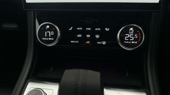 Jaguar F-PACE 2.0 D200 MHEV SE AWD (204 ps) - BLIND SPOT ASSIST - LANE DEPARTU