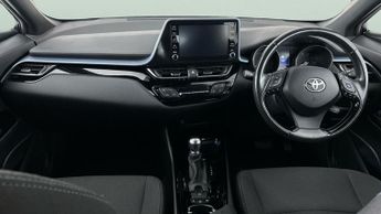 Toyota C-HR 1.8 VVT-h GPF Design CVT (122 ps) - REVERSE CAM - NAV - HEATED S