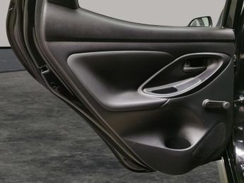 Toyota Yaris 1.5 VVT-h Icon E-CVT (116 ps) - BLUETOOTH - AIR CON - AUTO HEADL