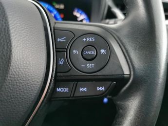 Toyota Corolla 1.8 VVT-h GPF Design CVT (122 ps) - LED - REVERSE CAM - NAV