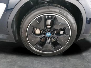 BMW iX3 80kWh Premier Edition (286 ps) - PARK ASSIST - REVERSE CAM - LEA