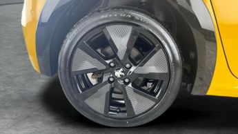 Peugeot E-208 50kWh GT (136 ps) - LED - REVERSE CAM - NAV
