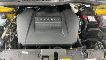 Peugeot E-208 50kWh GT (136 ps) - LED - REVERSE CAM - NAV