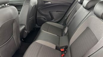 Vauxhall Astra 1.5 Turbo D SRi Nav (122 ps) - SIGHT AND LIGHT PACK - BLUETOOTH 