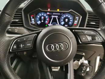 Audi A1 1.0 TFSI 25 S line Sportback S Tronic (95 ps) - SPORTS SEATS - B