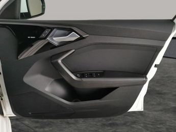 Audi A1 1.0 TFSI 25 S line Sportback S Tronic (95 ps) - SPORTS SEATS - B