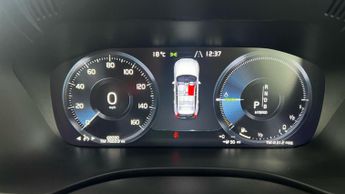Volvo XC60 2.0h T8 Twin Engine 10.4kWh R-Design Plug-in AWD (390 ps) - B PI