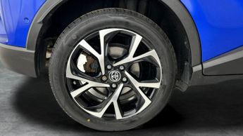 Toyota C-HR 1.8 VVT-h GPF Design CVT (122 ps) - REVERSE CAM - NAV - HEATED S