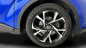 Toyota C-HR 1.8 VVT-h GPF Design CVT (122 ps) - REVERSE CAM - NAV - HEATED S