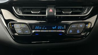 Toyota C-HR 1.8 VVT-h GPF Design CVT (122 ps) - REVERSE CAM - NAV - HEATED S