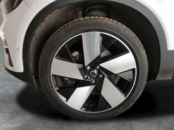 Volvo XC40 Recharge 69kWh Ultimate (231 ps) - ADAPT CRUISE - HK AUDIO - CAR