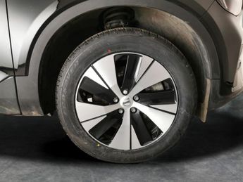 Volvo XC40 1.5h T4 Recharge 10.7kWh Core Plug-in (211 ps) - PARK ASSIST - L