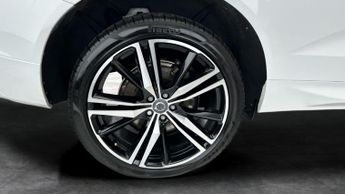 Volvo XC60 2.0h T6 Recharge 11.6kWh R-Design Plug-in AWD (340 ps) - PAN ROO