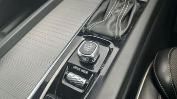 Volvo XC60 2.0 T5 R-Design Pro AWD (250 ps) - INTELLISAFE SURROUND - CONVEN