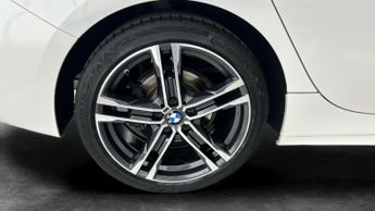 BMW 1 Series 1.5 118i M Sport (LCP) DCT (136 ps) - BMW LIVE COCKPIT PROFESSIO