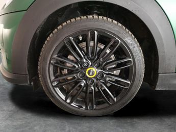 Mini Electric Hatch Cooper SE 32.6kWh Level 2 (184 ps) - ROOF AND MIRROR CAPS - BLAC