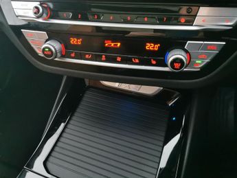 BMW iX3 80kWh Premier Edition (286 ps) - PARK ASSIST - REVERSE CAM - LEA