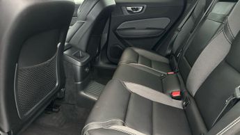 Volvo XC60 2.0h T6 Recharge 11.6kWh R-Design Plug-in AWD (340 ps) - PAN ROO