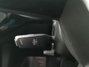 Audi e-tron 50 Technik quattro 71.2kWh (313 ps) - KEYLESS ENTRY - LED - REVE