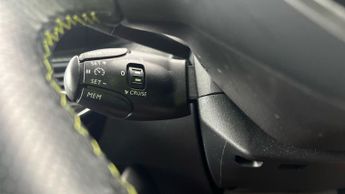 Peugeot E-208 50kWh GT (136 ps) - LED - REVERSE CAM - NAV