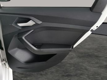 Audi A1 1.0 TFSI 25 S line Sportback S Tronic (95 ps) - SPORTS SEATS - B