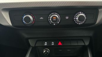 Audi A1 1.0 TFSI 25 S line Sportback S Tronic (95 ps) - CRUISE - SPEED L