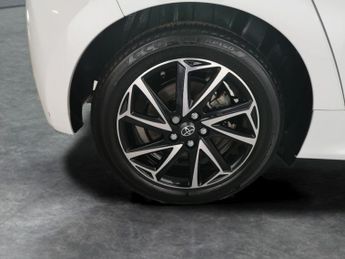 Toyota Yaris 1.5 VVT-h Design E-CVT (116 ps) - BLUETOOTH - DRIVING MODES
