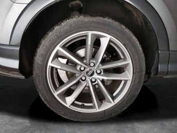 Audi Q3 1.5 TFSI CoD 35 Black Edition S Tronic (150 ps) - BLUETOOTH - CR