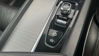 Volvo XC60 2.0 T5 R-Design Pro AWD (250 ps) - INTELLISAFE SURROUND - CONVEN