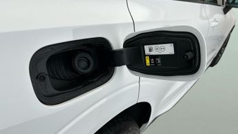 Volvo XC60 2.0h T6 Recharge 11.6kWh R-Design Plug-in AWD (340 ps) - PAN ROO