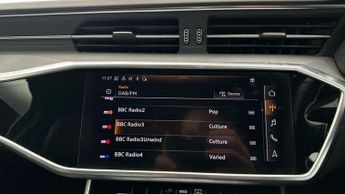 Audi A6 Saloon 2.0 TFSIe 50 S line Plug-in S Tronic quattro 17.9kWh (299 ps) - 