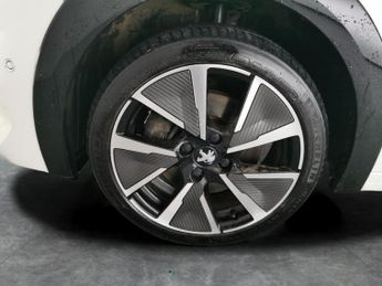 Peugeot E-208 50kWh GT Premium (136 ps) - REVERSE CAM - ALCANTARA - NAV