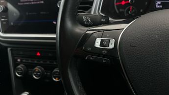 Volkswagen T-Roc 1.5 TSI EVO Active DSG (150 ps) - ADAPT CRUISE - NAV - CARPLAY