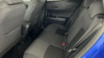 Toyota C-HR 1.8 VVT-h GPF Design CVT (122 ps) - REVERSE CAM - NAV - HEATED S