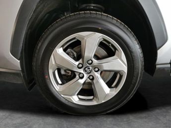 Toyota RAV4 2.5 VVT-h Design CVT (218 ps) - REVERSE CAM - NAV - HEATED STEER