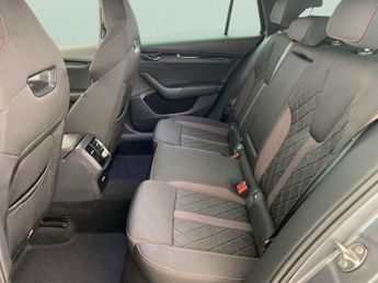 Skoda Octavia 2.0 TDI vRS DSG (200 ps) - SMARTLINK - HEATED SEATS - BLUETOOTH