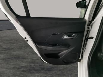 Peugeot E-208 50kWh GT Premium (136 ps) - REVERSE CAM - ALCANTARA - NAV