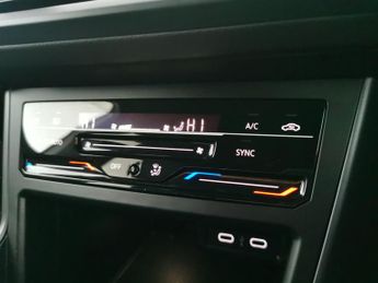 Volkswagen Polo 1.0 TSI R-Line DSG (95 ps) - ALCANTARA - LIGHT AND SIGHT PACK - 