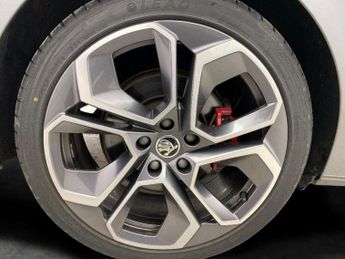 Skoda Octavia 2.0 TDI vRS DSG (200 ps) - SMARTLINK - HEATED SEATS - BLUETOOTH