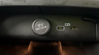 Volvo XC40 Recharge Twin 78kWh Plus AWD (408 ps) - DRIVER ASSIST - CLIMATE 