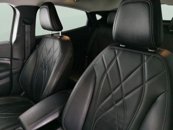 Ford Mustang Mach-e Standard Range 70kWh Automatic (269 ps) - REVERSE CAM - NAV