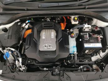 Hyundai Ioniq 38.3kWh Premium SE (136 ps) - HEAT AND COOL SEATS - LED - REVERS