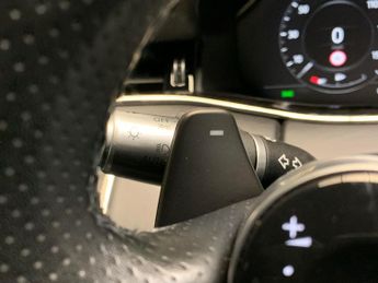 Land Rover Range Rover Evoque 2.0 D180 R-Dynamic HSE 4WD (180 ps) - LED - MERIDIAN AUDIO - REV