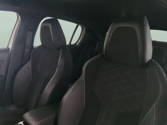 Peugeot E-208 50kWh GT Premium (136 ps) - REVERSE CAM - ALCANTARA - NAV