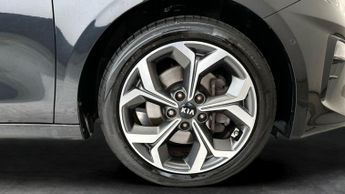 Kia Ceed 1.4 T-GDi First Edition DCT (138 bhp) - NAV - HEATED SEATS