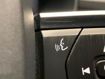 Volvo XC40 2.0 D4 R-Design Pro AWD (190 ps) - PARK ASSIST - LED - HEATED SE