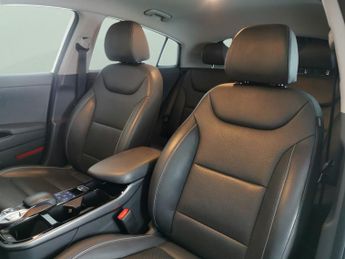 Hyundai Ioniq 38.3kWh Premium SE (136 ps) - HEAT AND COOL SEATS - LED - REVERS