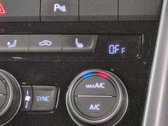 Volkswagen T-Roc 1.5 TSI EVO Active DSG (150 ps) - LED - HEATED SEATS - BLUETOOTH