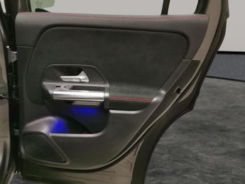 Mercedes-Benz EQA EQA 250 66.5kWh AMG Line (190 ps) - NAV - ADAPTIVE LIGHTS - MIRR