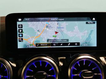 Mercedes-Benz EQA EQA 250 66.5kWh AMG Line (190 ps) - NAV - ADAPTIVE LIGHTS - MIRR